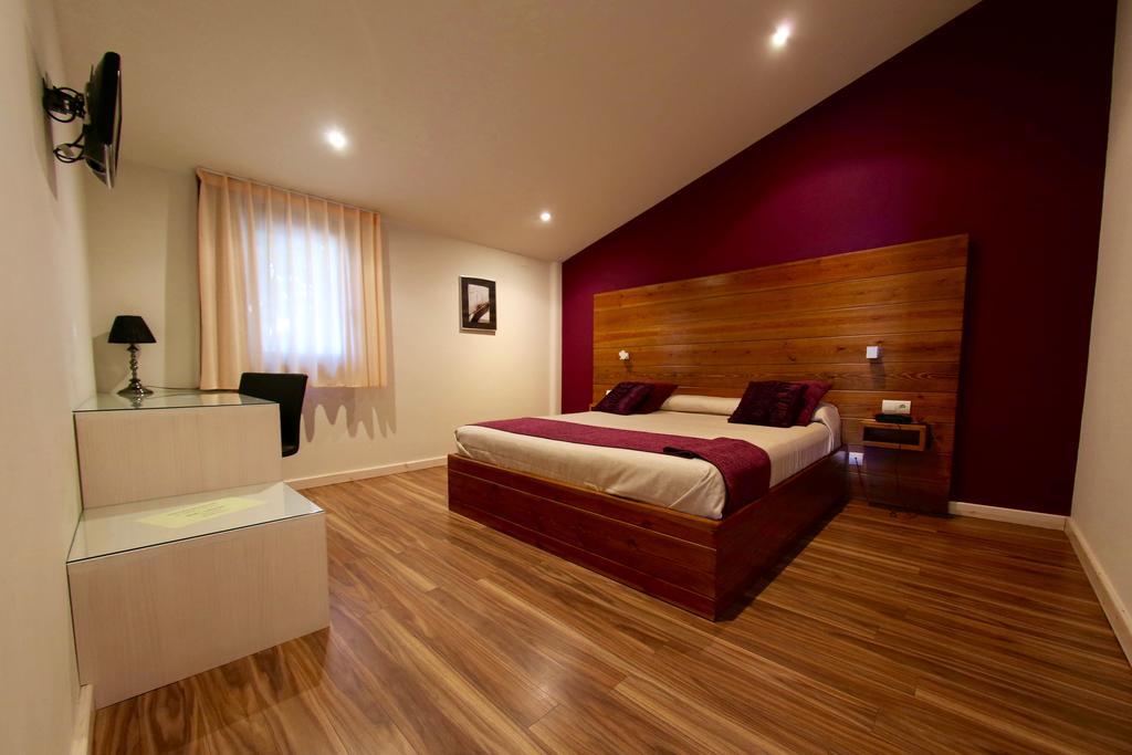 Hotel Mas Prades Deltebre Room photo